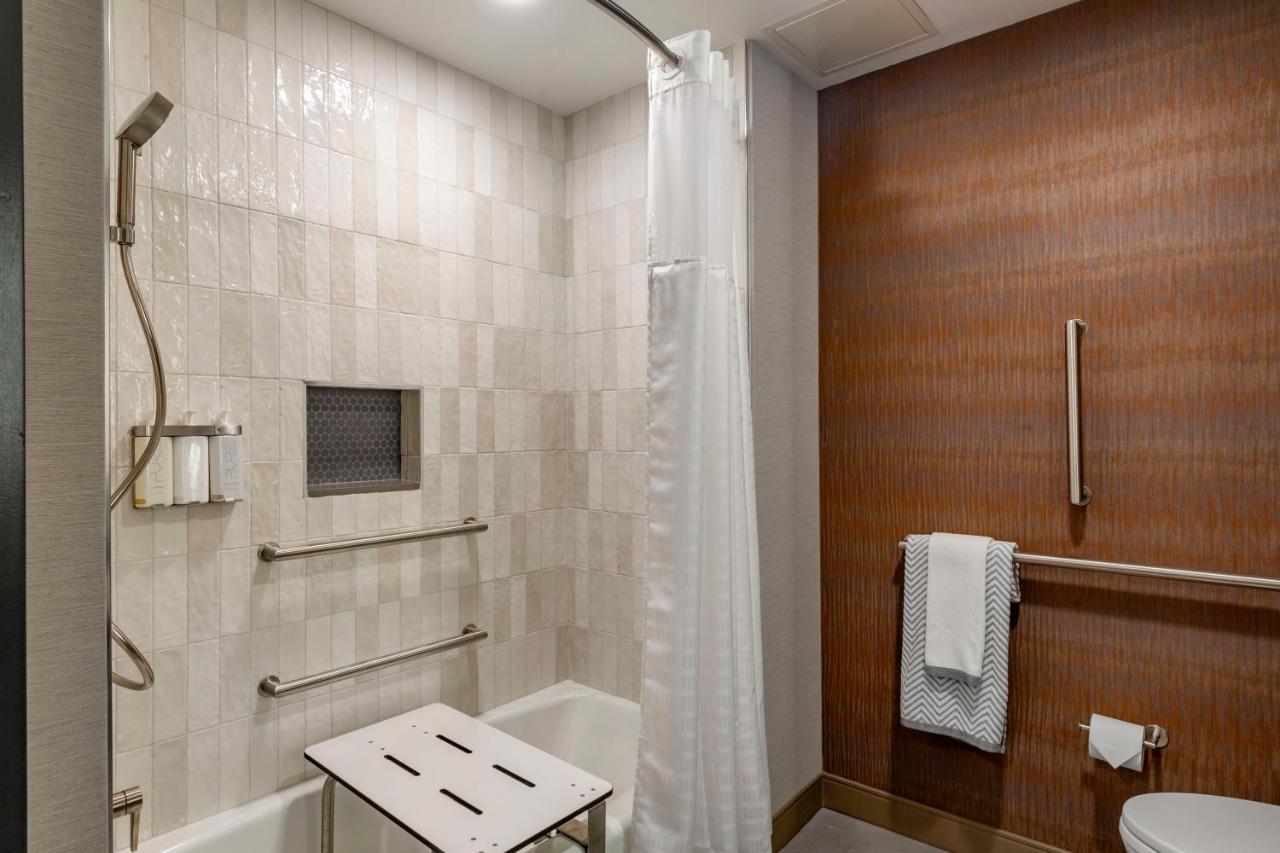 Hotel Cambria Area 3*